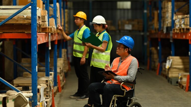Métiers dangereux pour travailleurs handicapés dans l'industrie et la logistique